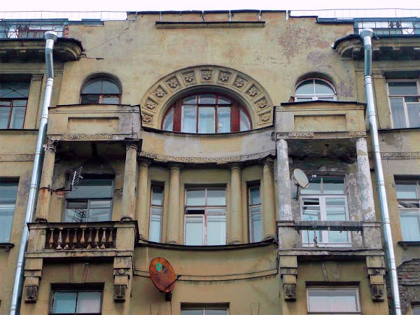 Широкая, 19