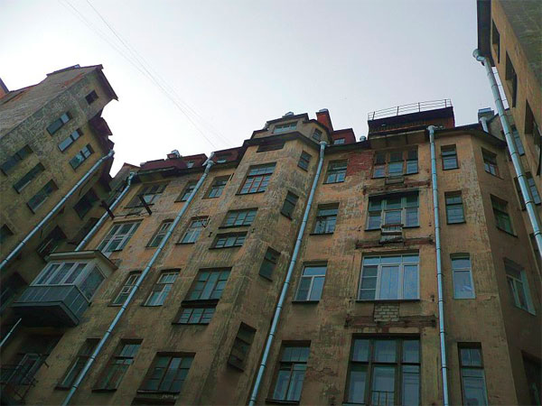 Широкая, 19