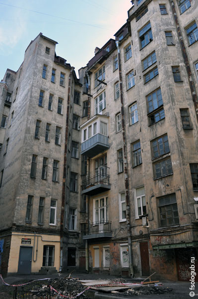Широкая, 19 - двор дома